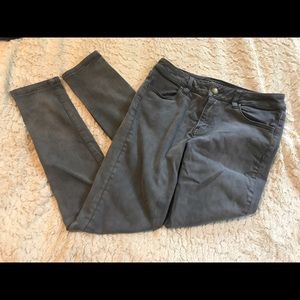 American Eagle Grey Jegging Pants
